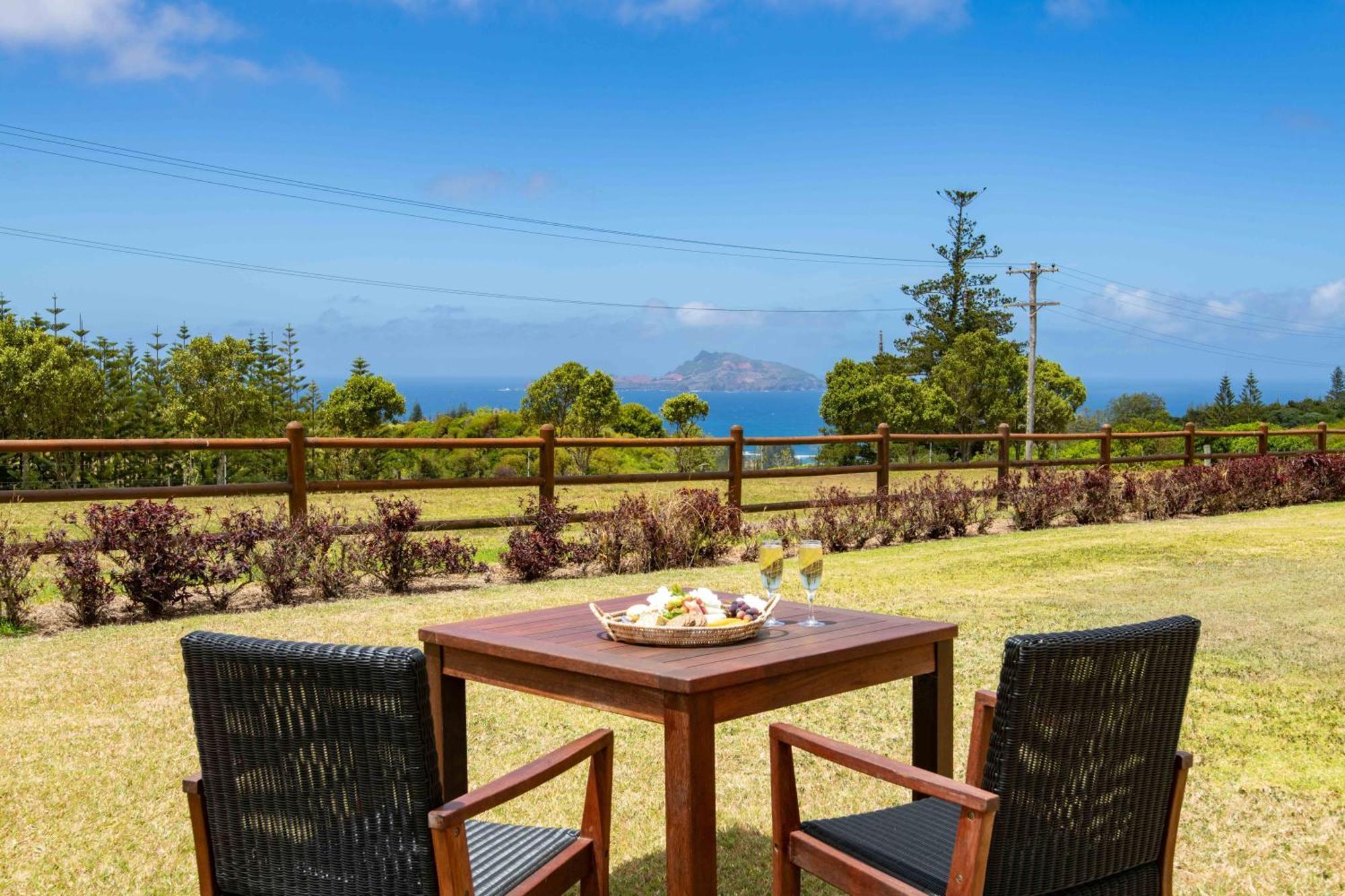 Ocean Breeze Cottages Burnt Pine Exterior foto